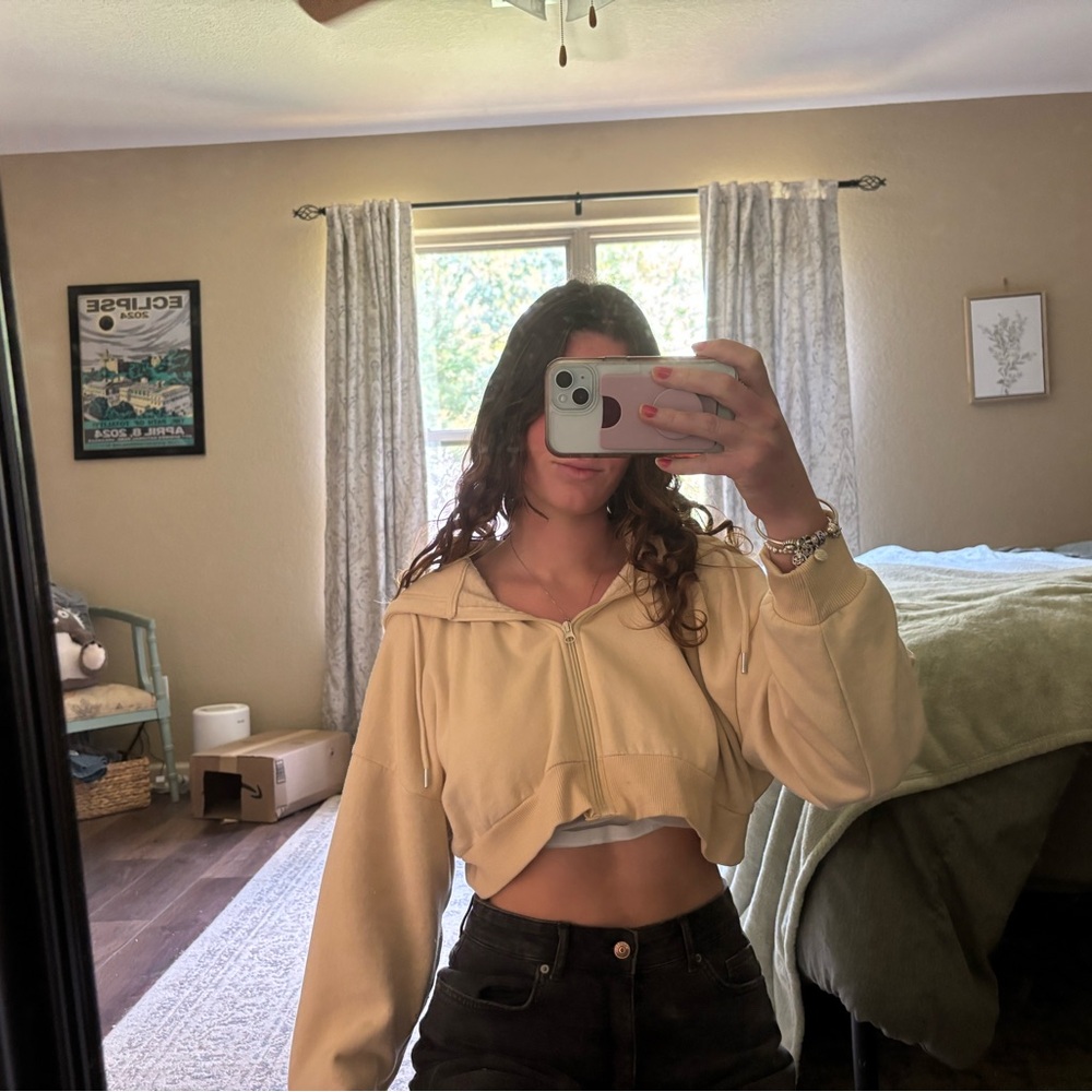 Boohoo Light Yellow Cropped Hoodie